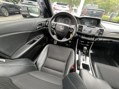 Used 2016 Honda Accord Sport image 4
