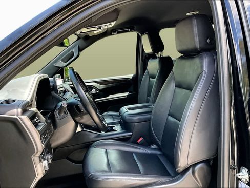 Used 2024 Chevrolet Suburban LT AWD/4WD image 8