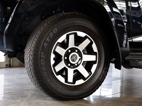 Used 2024 Toyota 4Runner TRD Off-Road Premium AWD/4WD image 8