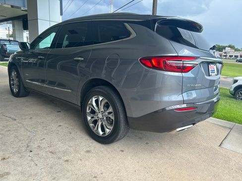 Used 2019 Buick Enclave Avenir w/ Avenir Technology Package FWD image 5