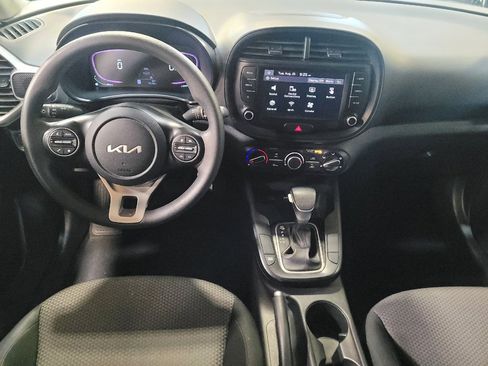 Used 2023 Kia Soul LX w/ LX Technology Package FWD image 22