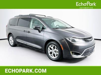 Used 2017 Chrysler Pacifica Touring-L w/ Tire & Wheel Group