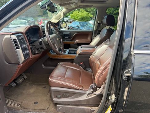 Used 2015 Chevrolet Silverado 1500 High Country w/ High Country Premium Package AWD/4WD image 9