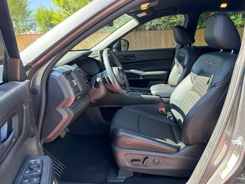 Used 2024 Nissan Pathfinder Rock Creek AWD/4WD image 12