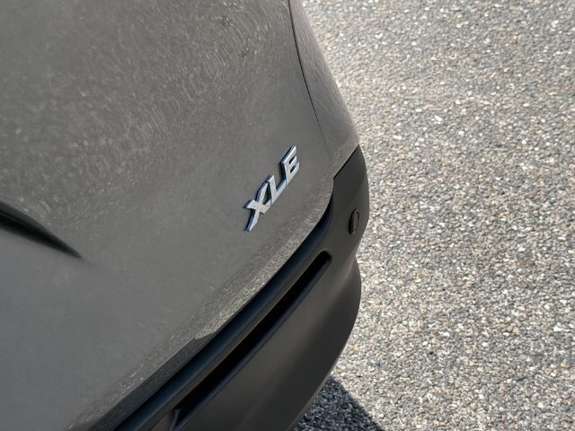 Certified 2026 Toyota Sienna XLE FWD image 18