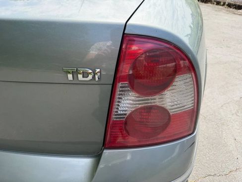 Used 2005 Volkswagen Passat GL FWD image 33