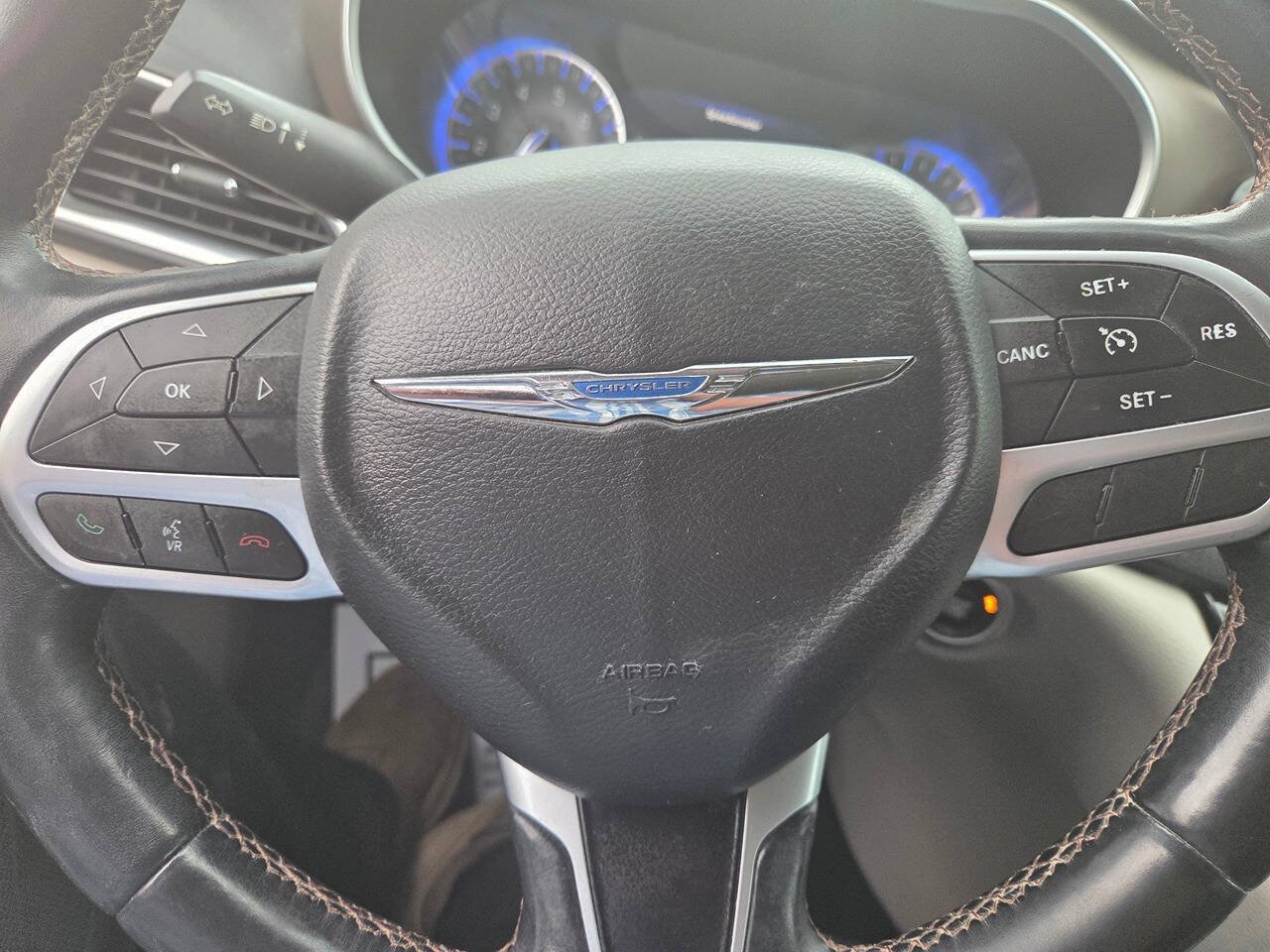 Used 2017 Chrysler Pacifica Touring-L Plus FWD image 7