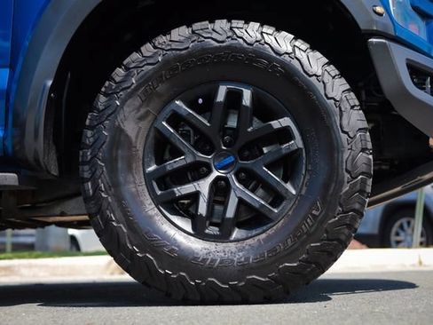 Used 2017 Ford F150 Raptor w/ Equipment Group 802A Luxury AWD/4WD image 16