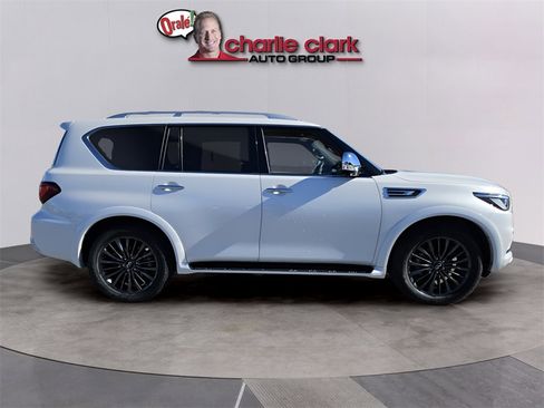Used 2023 INFINITI QX80 Sensory w/ Cargo Package image 7