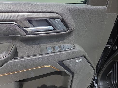 Used 2025 GMC Sierra 2500 AT4 w/ AT4 Premium Plus Package AWD/4WD image 22