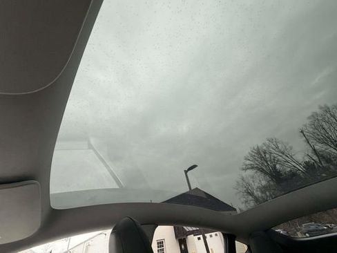 Used 2021 Tesla Model Y Long Range image 21