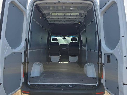 Used 2025 Mercedes-Benz Sprinter 2500 image 21