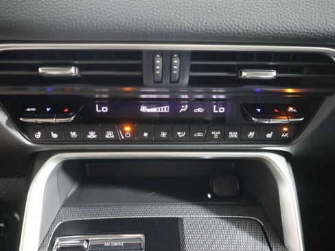 New 2026 MAZDA CX-90 Plug-In Hybrid w/ Preferred image 34