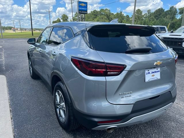 Used 2023 Chevrolet Blazer LT w/ Driver Confidence Package FWD image 4