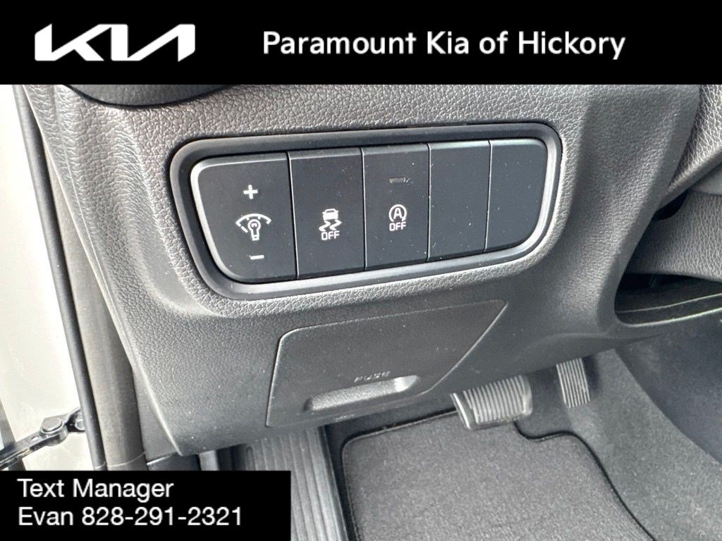 Used 2023 Kia Soul LX w/ Option Group 015 FWD image 16
