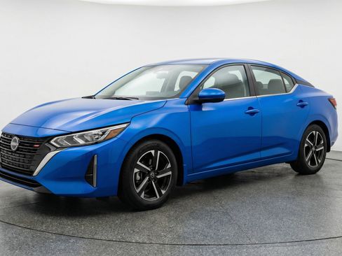 Used 2025 Nissan Sentra SV image 3