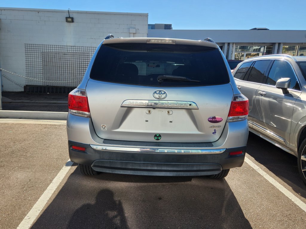 Used 2013 Toyota Highlander Plus AWD/4WD image 9