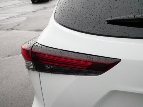 Certified 2026 Toyota Highlander XLE AWD/4WD image 17