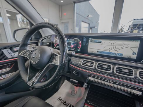 New 2026 Mercedes-Benz GLS 450 4MATIC image 19