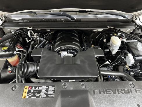 Used 2020 Chevrolet Suburban LT image 25