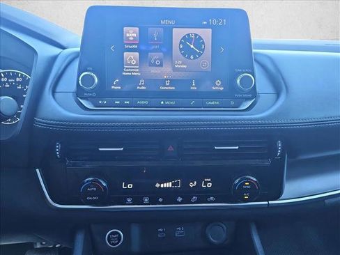 Used 2022 Nissan Rogue SV image 15