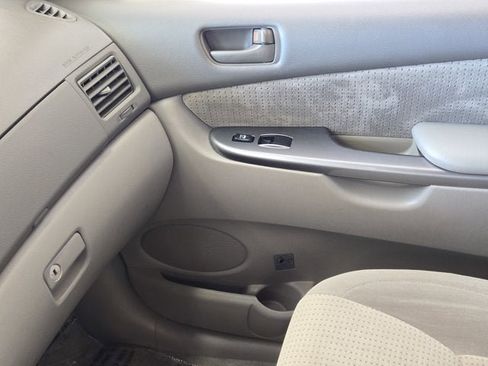 Used 2010 Toyota Sienna CE image 21