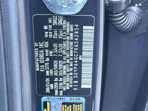 Certified 2024 Kia Telluride S FWD image 29