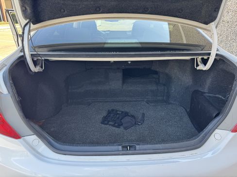 Used 2012 Toyota Camry XLE w/ Leather Pkg image 19