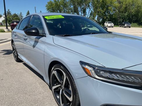 Used 2022 Honda Accord Sport image 11