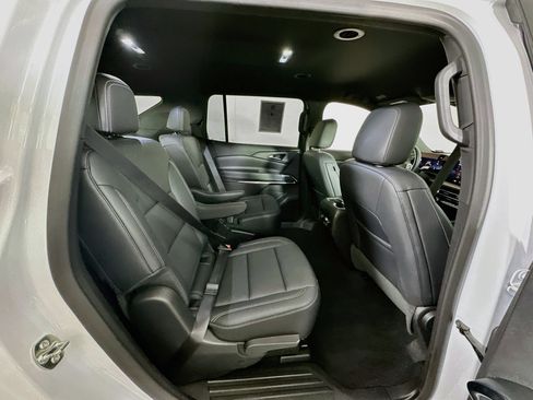 Used 2026 Chevrolet Traverse LT FWD image 31