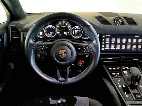 Used 2022 Porsche Cayenne Turbo GT AWD/4WD image 16
