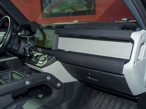 Used 2022 Land Rover Defender 110 X-Dynamic SE image 15