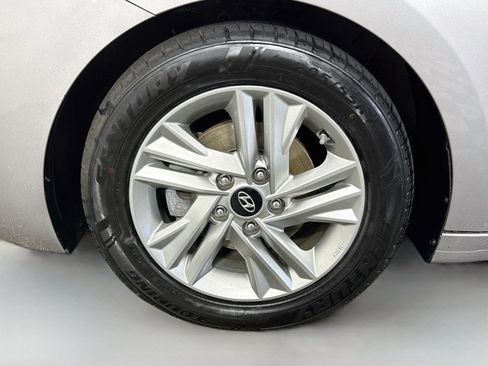 Used 2020 Hyundai Elantra Value Edition FWD image 38