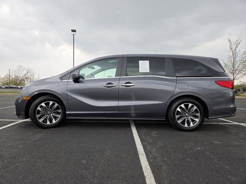 Certified 2024 Honda Odyssey EX-L image 17