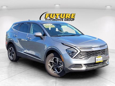Used 2024 Kia Sportage LX image 1