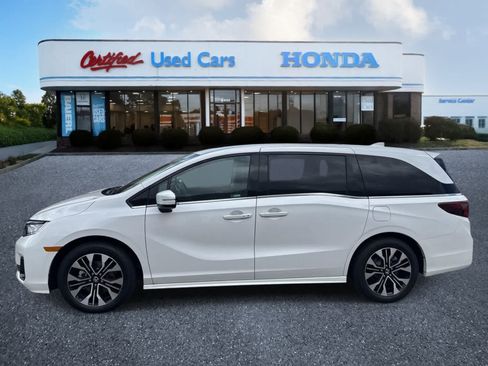 Used 2026 Honda Odyssey Elite image 2