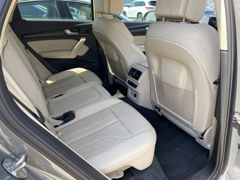 Used 2023 Audi Q5 e Premium w/ Convenience Package AWD/4WD image 19