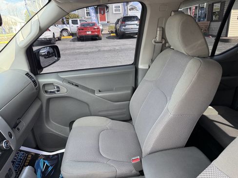 Used 2019 Nissan Frontier SV w/ Value Truck Package image 13