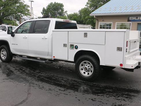 Used 2024 Chevrolet Silverado 2500 LT w/ Convenience Package AWD/4WD image 3