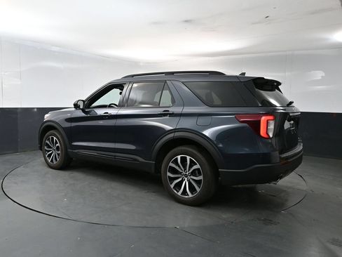 Used 2023 Ford Explorer ST-Line AWD/4WD image 3