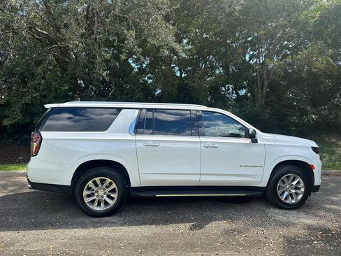 Used 2024 Chevrolet Suburban Premier AWD/4WD image 8