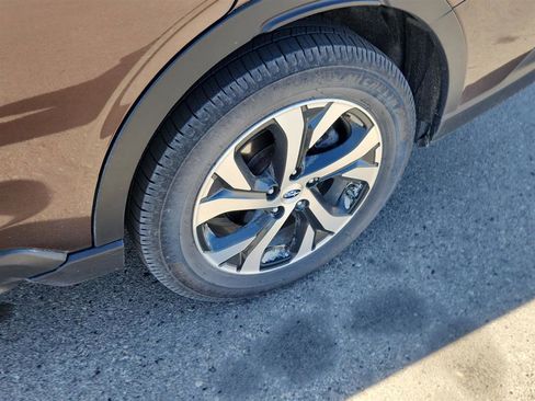 Used 2022 Subaru Outback Limited AWD/4WD image 9
