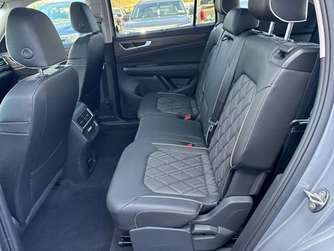 Certified 2025 Volkswagen Atlas SEL Premium R-Line image 26