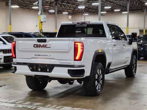 Used 2024 GMC Sierra 2500 Denali w/ Denali Reserve Package AWD/4WD image 8