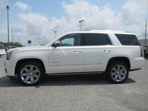 Used 2015 GMC Yukon Denali w/ Premium Package AWD/4WD image 4