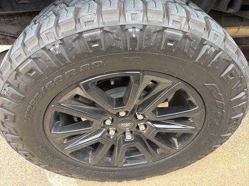 Used 2024 Ford F150 Platinum w/ Equipment Group 702A High image 9