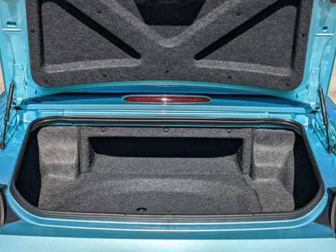 Used 2002 Ford Thunderbird image 16