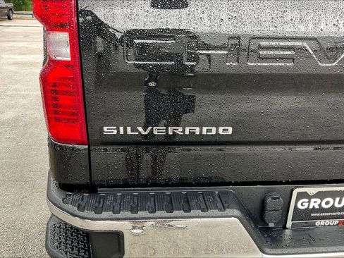 Used 2024 Chevrolet Silverado 1500 LT image 32