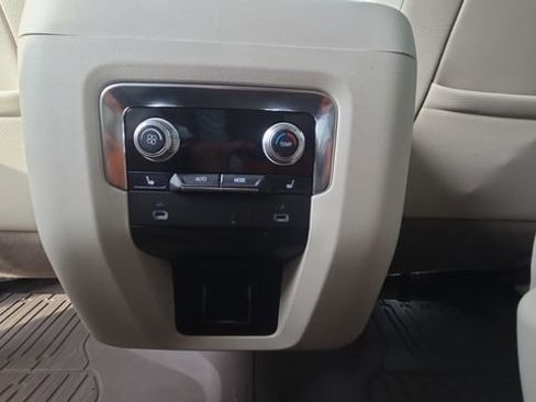 Used 2024 GMC Yukon XL Denali image 18