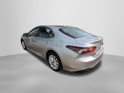 Used 2024 Toyota Camry LE image 5